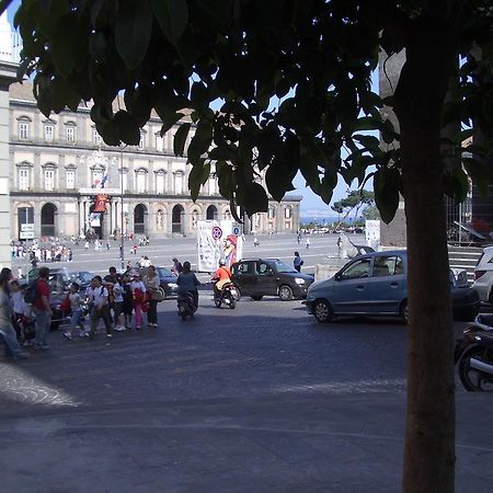 Serra Casa Vacanza A Piazza Del Plebiscito Napels Buitenkant foto